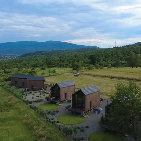 Lodge комплекс відпочинку крихая