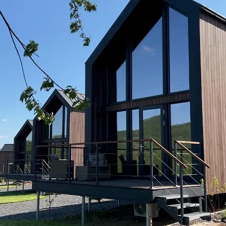 Lodge комплекс відпочинку крихая