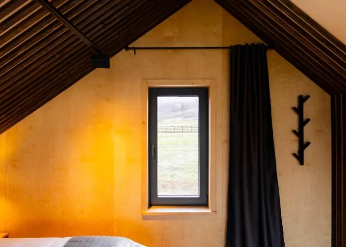 Lodge комплекс відпочинку крихая Solochyn